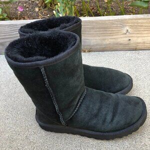 VTG UGG Australia Classic Short Boots W 7 Black Leather Shearling 5825 Shoes
